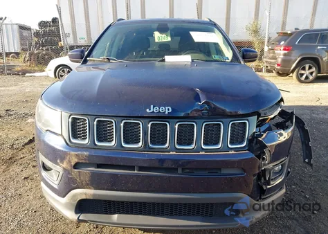 2018 Jeep Compass Latitude 4X4 из США, поврежденный, VIN 3C4NJDBB7JT176587